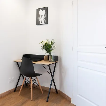 Aventures Modernes Apartment Roanne Exterior photo